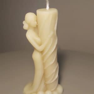 1-1.webp Bičių vaško žvakė „Šviesos glėbyje“