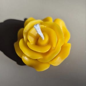 10 Bičių vaško žvakė „Šviesos rožė“