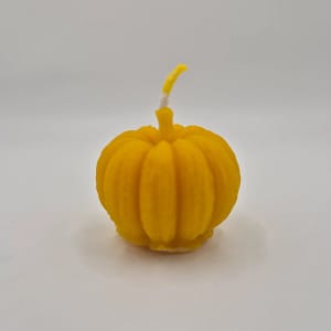 17-1.webp Bičių vaško žvakė „Moliūgas mažas“