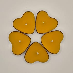 46 Bičių vaško žvakučių rinkinys „Arbatinės širdelės (5 vnt.)“