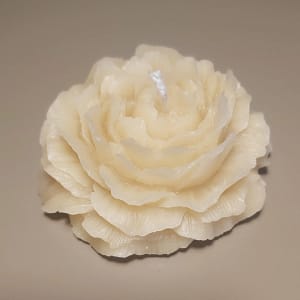 5 Bičių vaško žvakė „Jaukus bijūnas“