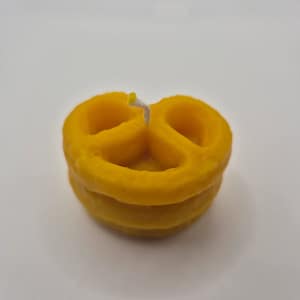 73-1.webp Bičių vaško žvakė „Riestainis“