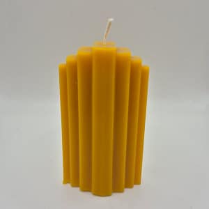 94-1.webp Bičių vaško žvakė „Briaunuota kolona“