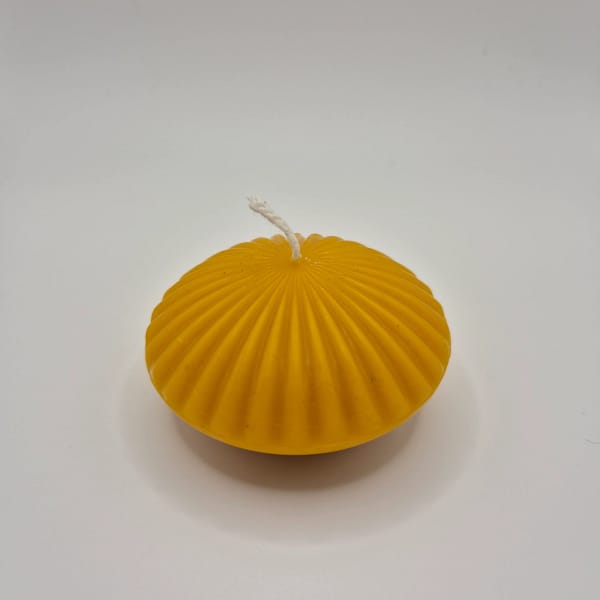 109-1.webp Bičių vaško žvakė „Didelis briaunuotas diskas“