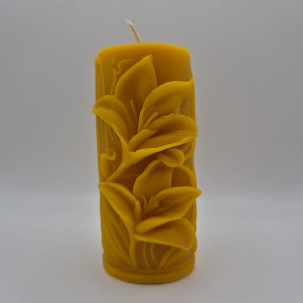 40 Bičių vaško žvakė „Lelijų pasveikinimas“