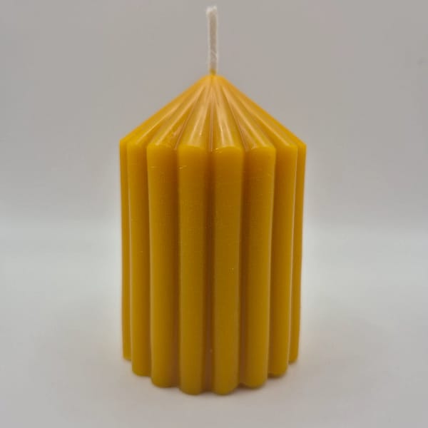 48 Bičių vaško žvakė „Cilindrinė su grioveliais žema“