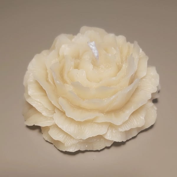 5 Bičių vaško žvakė „Jaukus bijūnas“