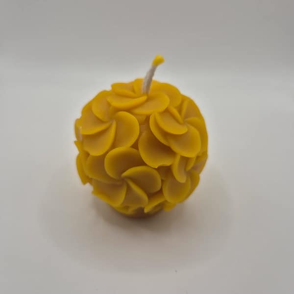 57-1.webp Bičių vaško žvakė „Žiedų burbulas“