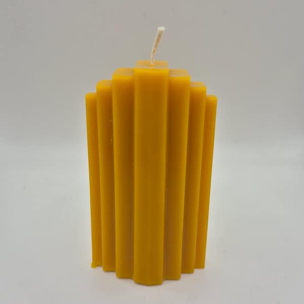 94-1.webp Bičių vaško žvakė „Briaunuota kolona“